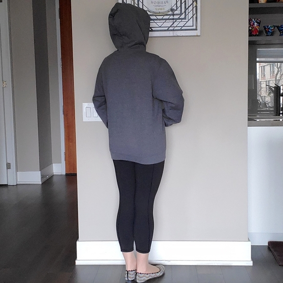 ๐ HOST PICK ๐ Harvard University Hoodie - Picture 4 of 16